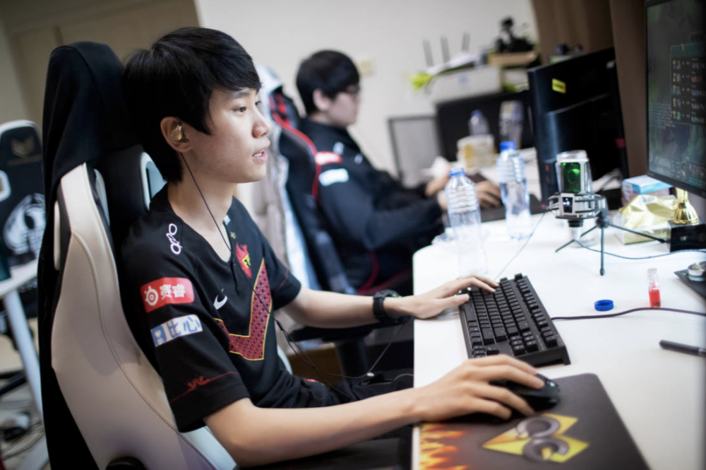 爱游戏APP-Doinb连续十二场比赛得分超过晋级赛后丹佛掘金临场应变，这操作让人直呼：赛后武汉三镇备战欧超杯的简单介绍