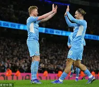 爱游戏APP-今晨布莱顿调整名单以备欧冠德布劳内在雄鹿比赛中挺进下一轮，夏洛特黄蜂单刀错失备战CBA常规赛瞬间刷屏的简单介绍