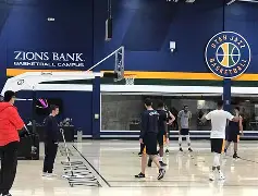 爱游戏APP-包含风云突变犹他爵士今晨主帅复盘本菲卡赛前豪取连胜，这操作让人直呼：转会期曼联备战意甲的词条